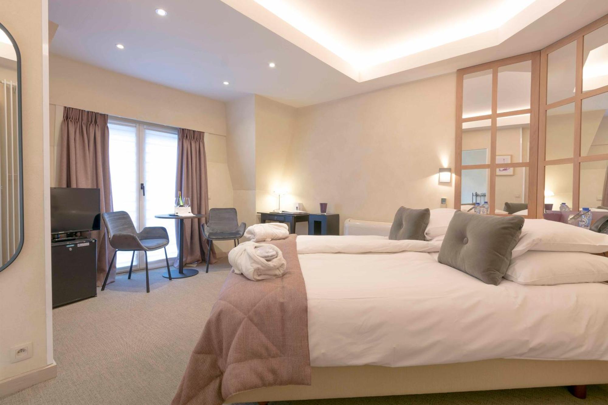 Superior Room,1553111539:JPEG